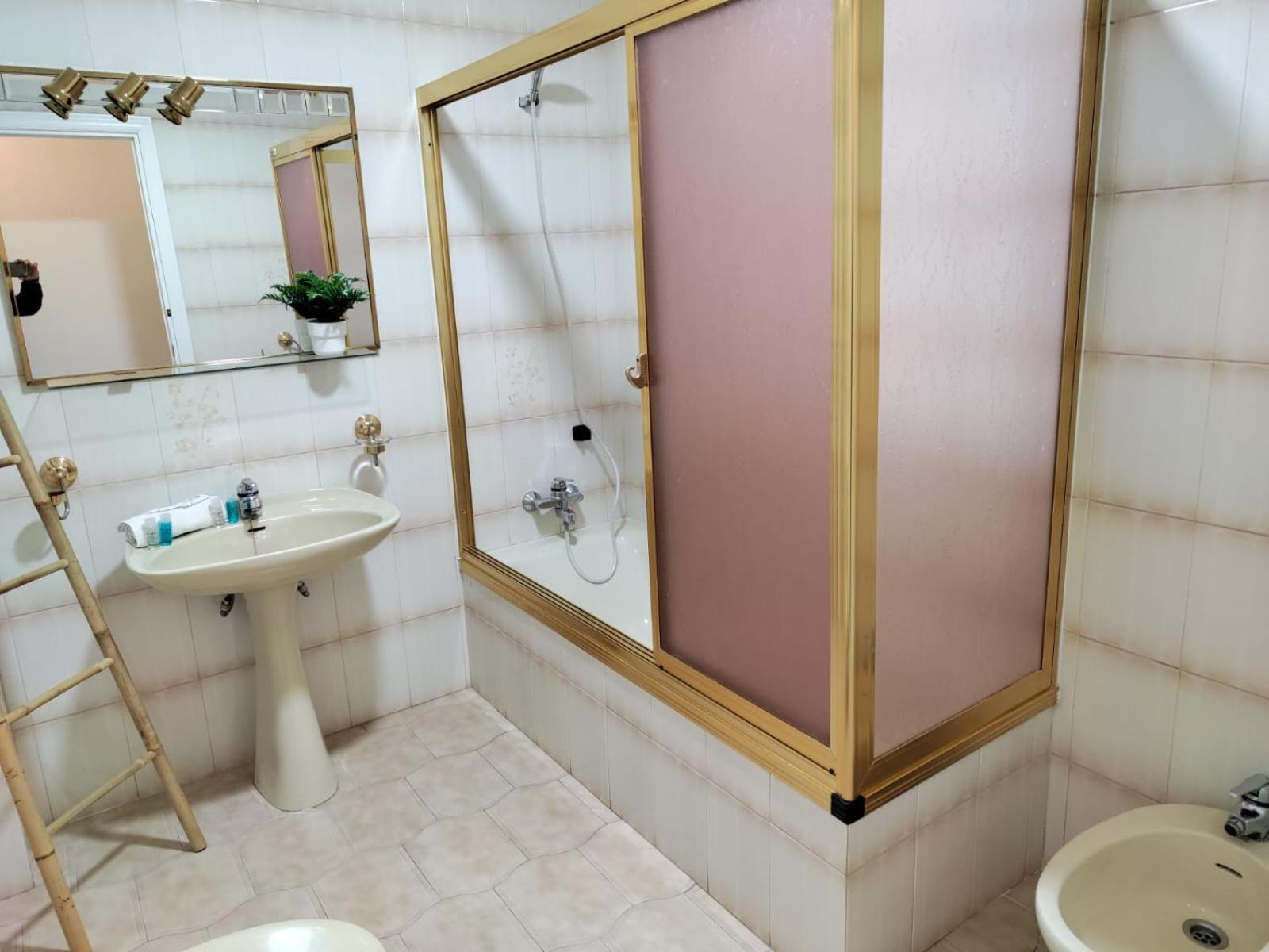 Wintowinrentals Your Home Steps From The Center 马拉加 外观 照片